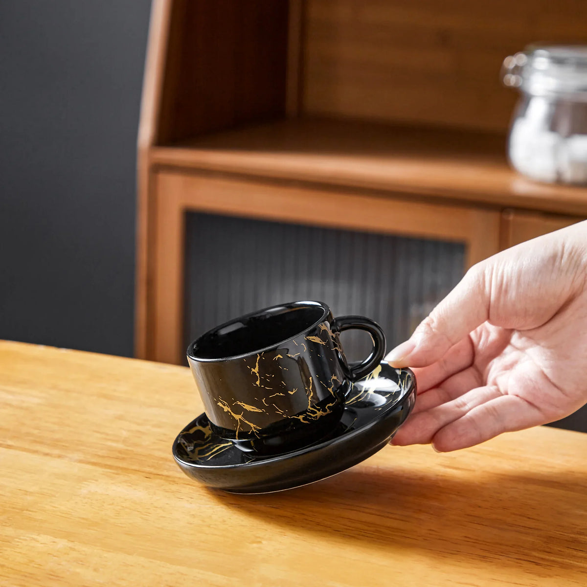 Ensemble De Tasses À Expresso En Porcelaine Avec Soucoupe Et Support Métallique Image