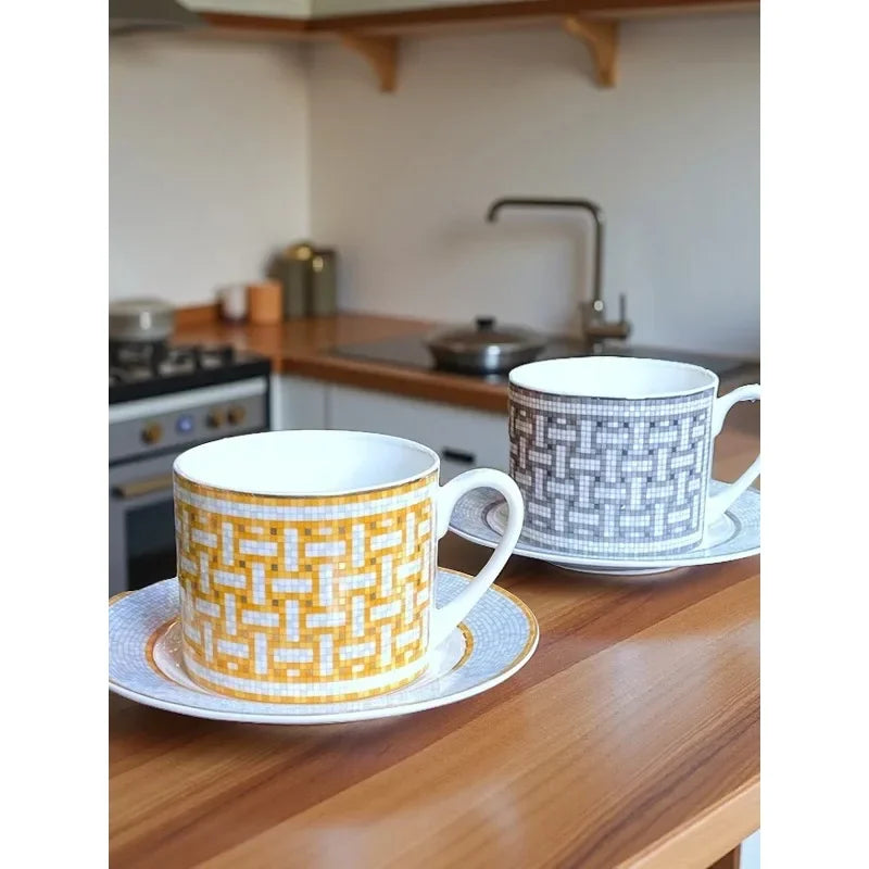 Ensemble Tasse à Café en Porcelaine Fine avec Cuillère