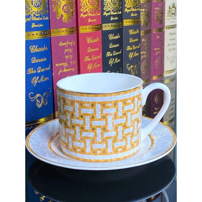 Ensemble Tasse à Café en Porcelaine Fine avec Cuillère