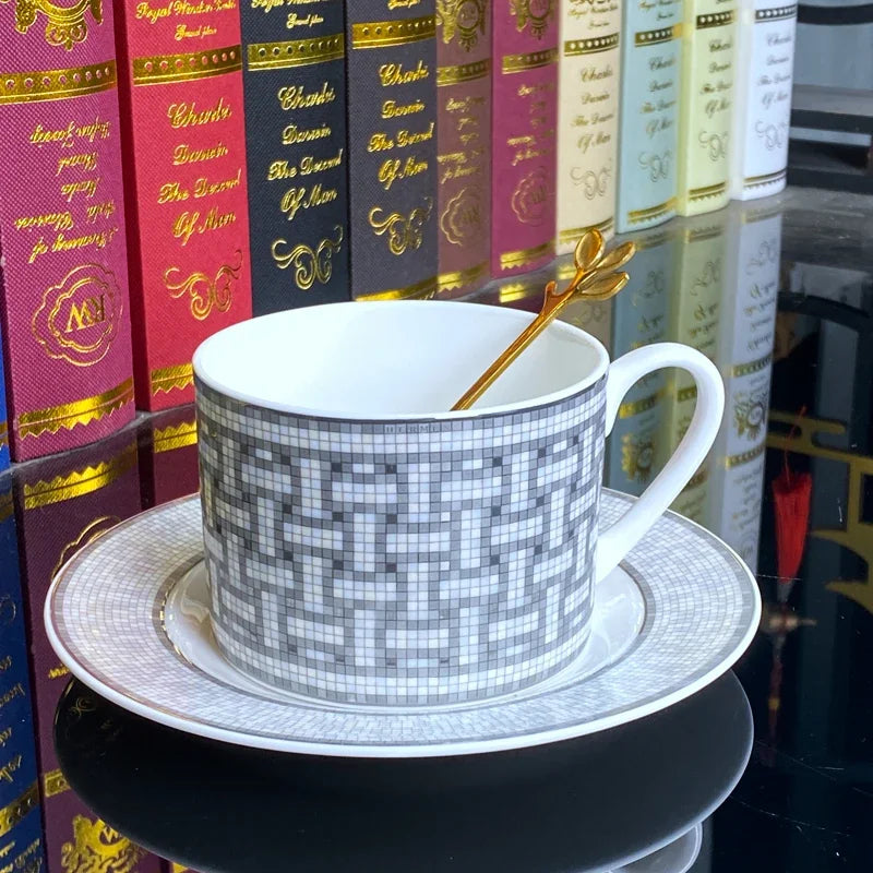 Ensemble Tasse à Café en Porcelaine Fine avec Cuillère