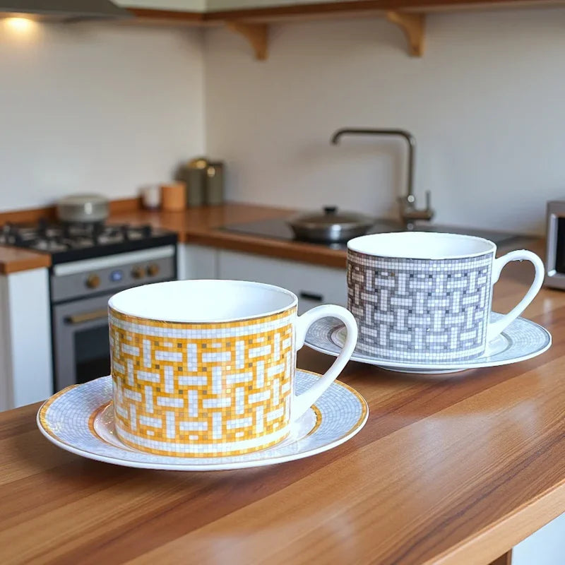 Ensemble Tasse à Café en Porcelaine Fine avec Cuillère