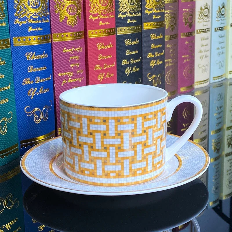 Ensemble Tasse à Café en Porcelaine Fine avec Cuillère