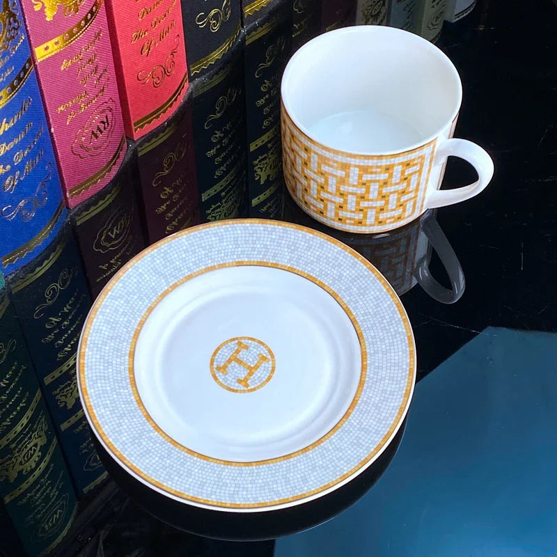 Ensemble Tasse à Café en Porcelaine Fine avec Cuillère