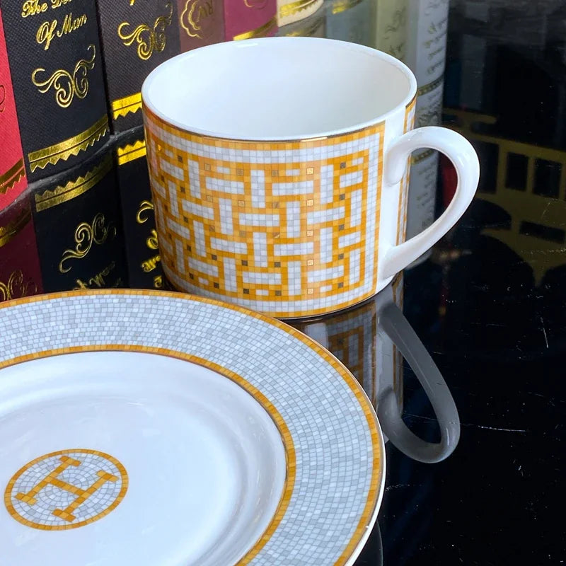 Ensemble Tasse à Café en Porcelaine Fine avec Cuillère