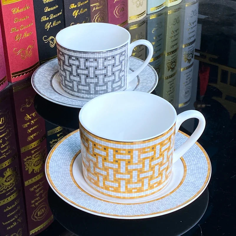 Ensemble Tasse à Café en Porcelaine Fine avec Cuillère