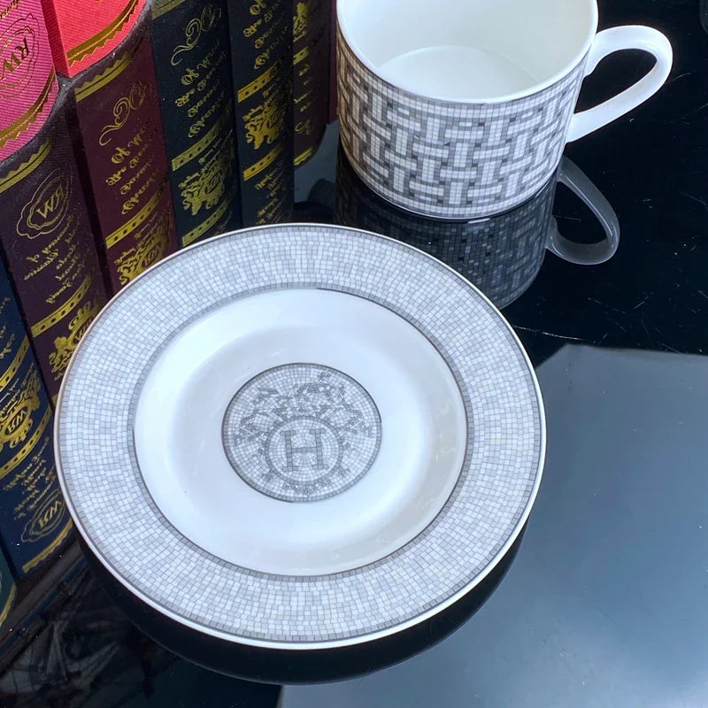 Ensemble Tasse à Café en Porcelaine Fine avec Cuillère
