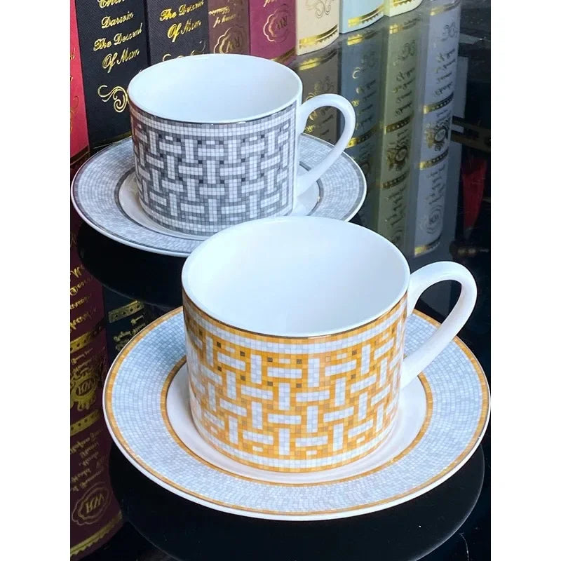 Ensemble Tasse à Café en Porcelaine Fine avec Cuillère Image