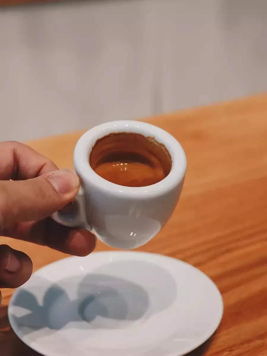 Ensemble Tasse Et Soucoupe À Expresso En Porcelaine