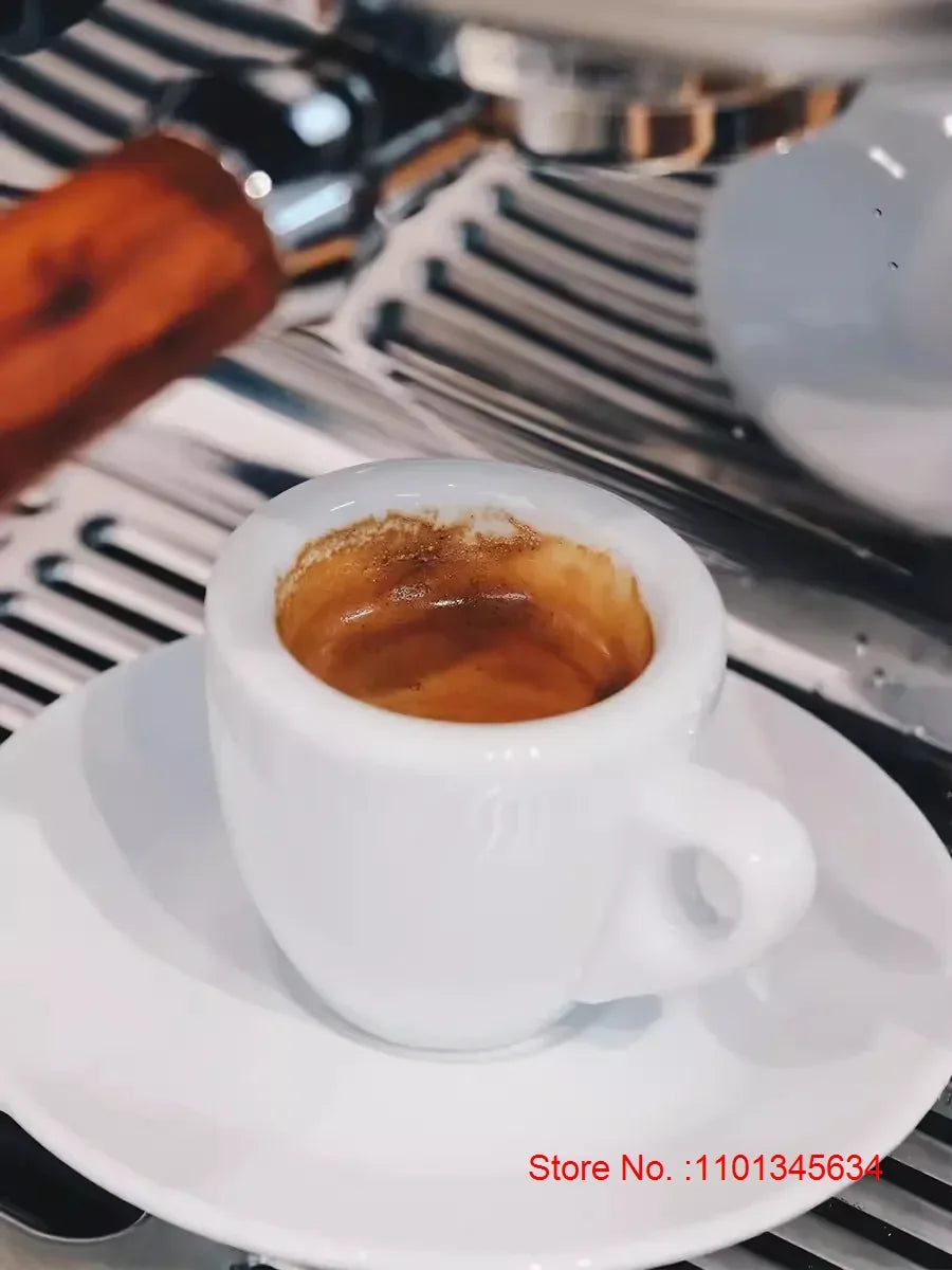 Ensemble Tasse Et Soucoupe À Expresso En Porcelaine