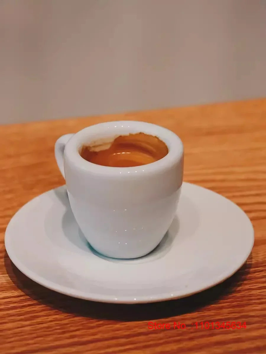 Ensemble Tasse Et Soucoupe À Expresso En Porcelaine Image