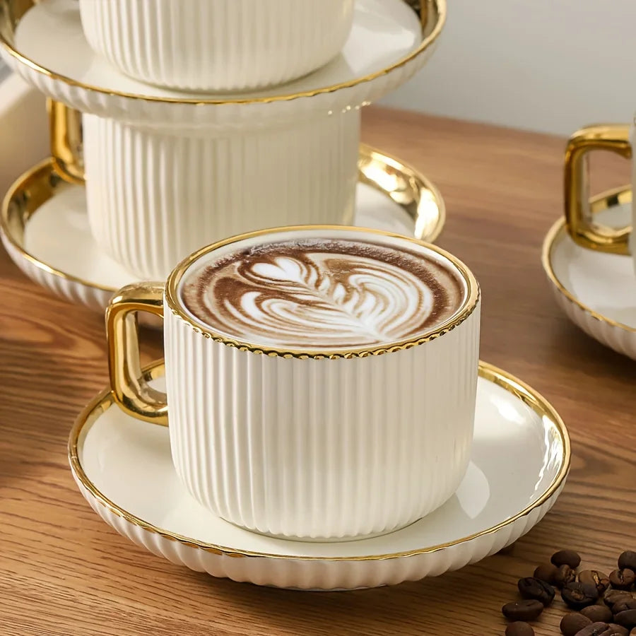 Ensemble Tasse Et Soucoupe En Céramique Dorée 300 Ml