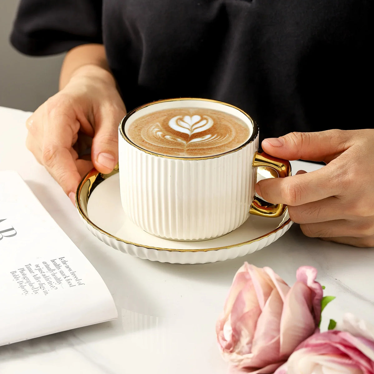 Ensemble Tasse Et Soucoupe En Céramique Dorée 300 Ml