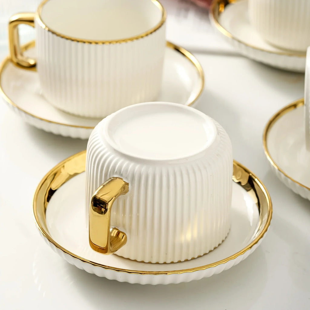 Ensemble Tasse Et Soucoupe En Céramique Dorée 300 Ml
