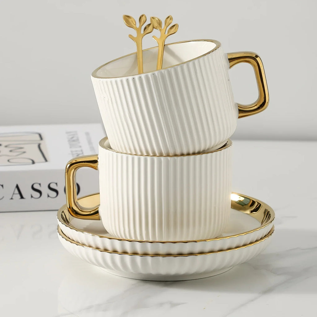 Ensemble Tasse Et Soucoupe En Céramique Dorée 300 Ml