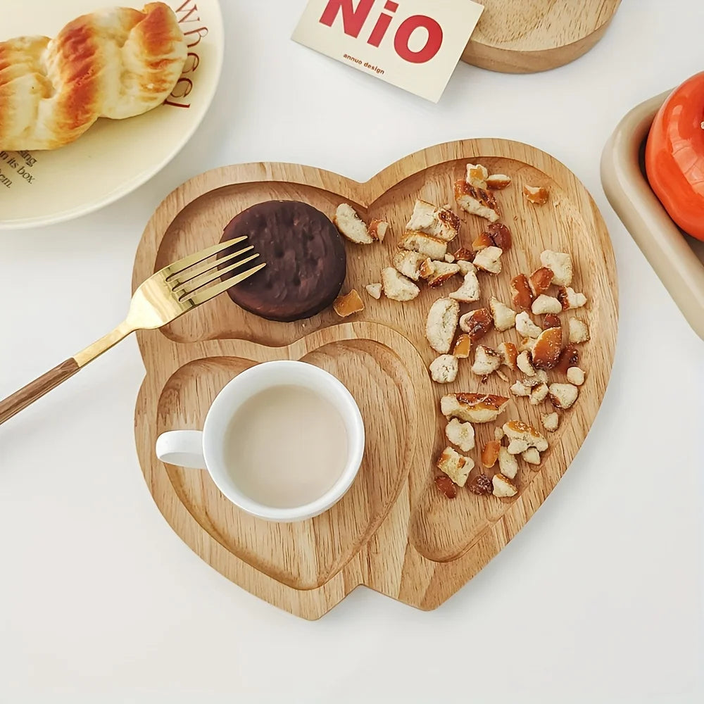 Plateau De Service En Bois En Forme De Cœur — illustration 1 Image