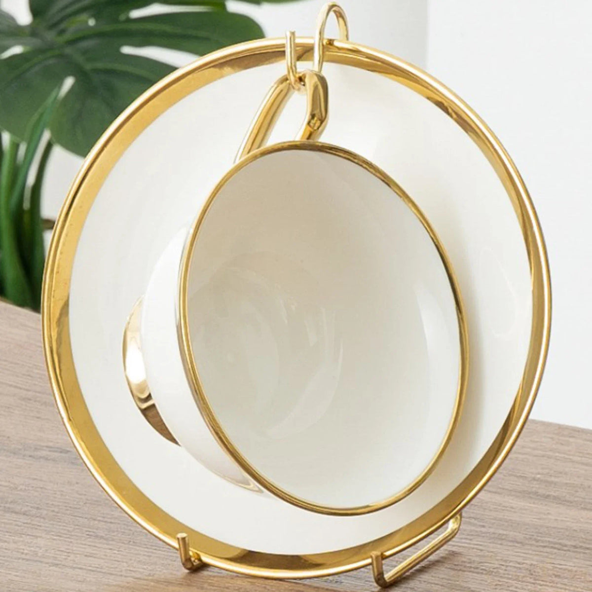 Présentoir De Tasses Et Soucoupes En Métal Vintage