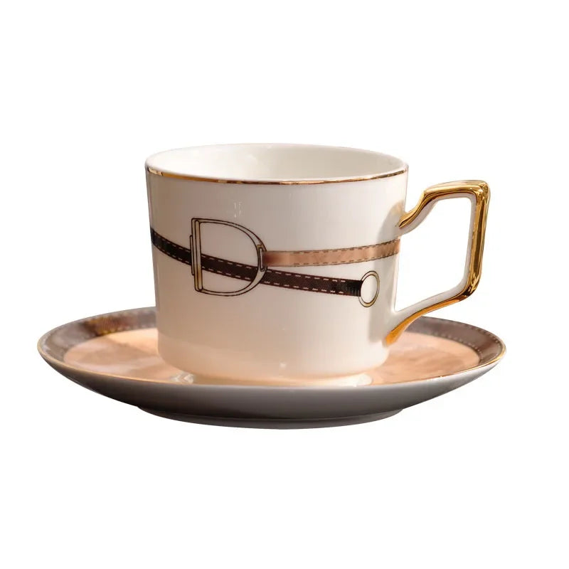 Service À Thé En Porcelaine Avec Tasse Et Soucoupe