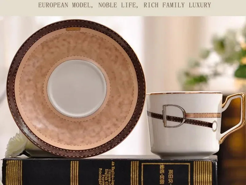 Service À Thé En Porcelaine Avec Tasse Et Soucoupe