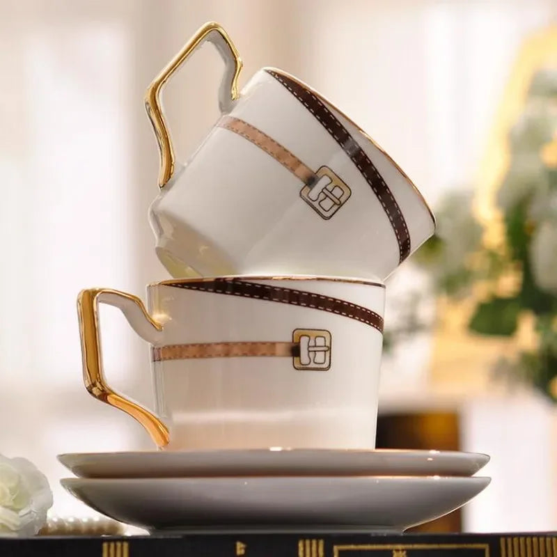 Service À Thé En Porcelaine Avec Tasse Et Soucoupe