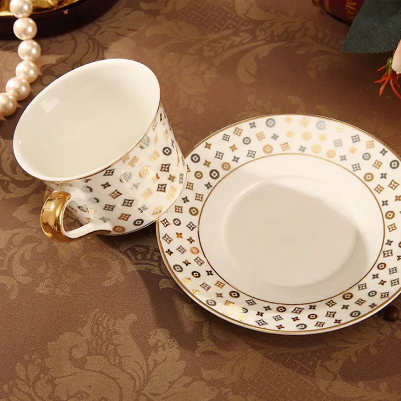 Service À Thé En Porcelaine Avec Tasse Et Soucoupe