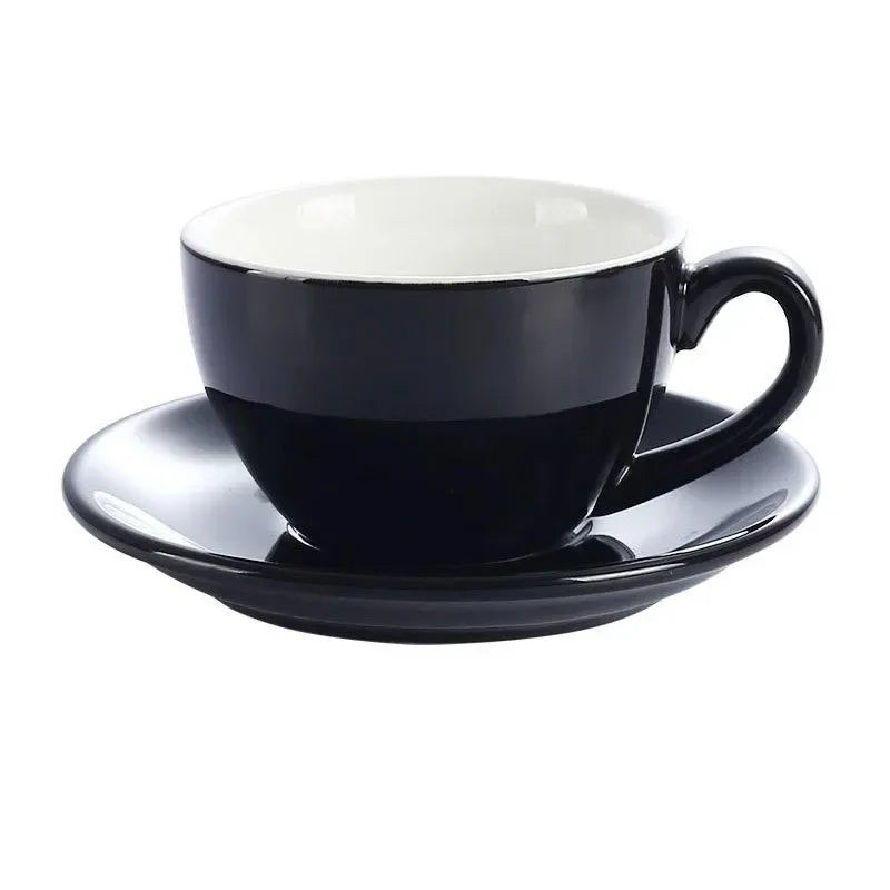 Tasse À Café En Céramique Avec Soucoupe