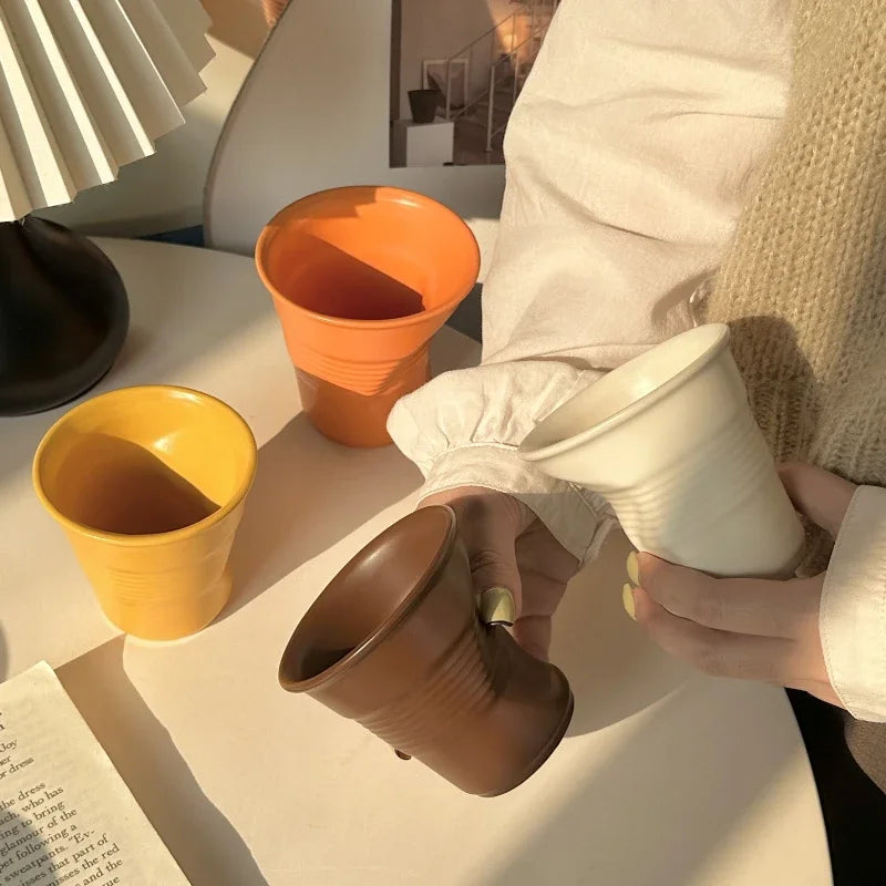 Tasse À Café En Céramique Froissée Dopamine Image