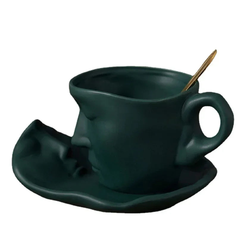 Tasse En Porcelaine Avec Soucoupe Et Cuillère